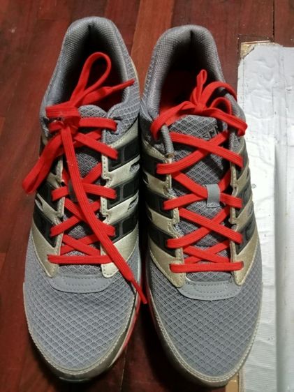 ขายรองเท้า Adidas ของแท้ ของใหม่ไม่เคยลงพื้น ขอขาย ราคา 1,800 บาท 