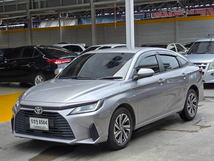 Toyota Yaris ATIV 2023 1.2 Sport Sedan เบนซิน ไม่ติดแก๊ส เกียร์อัตโนมัติ เทา รูปที่ 3