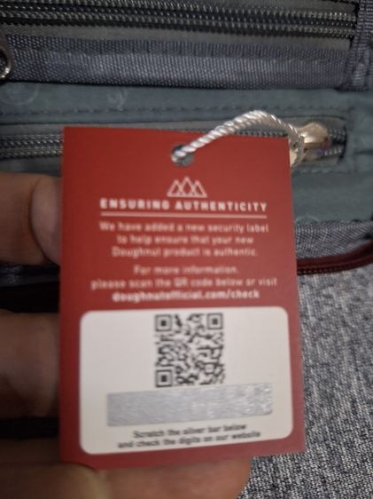 กระเป๋าเป้สะพายหลังแท้ DOUGHNUT รุ่น MACAROON สี Wine x Navy  รูปที่ 8