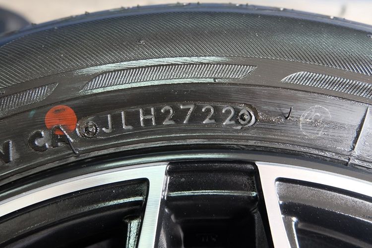 🚩 Vios TRD 15 นิ้ว  + ยาง Bridgestone 185 60R15 ปี22 รูปที่ 3