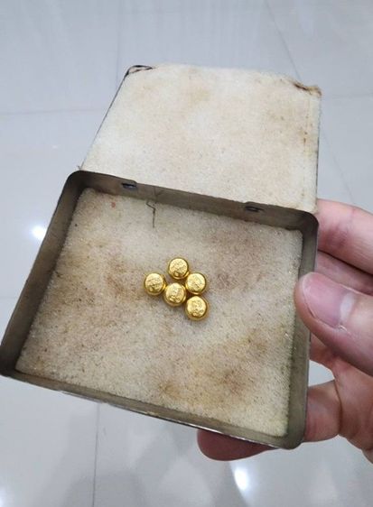 เม็ดสีทอง ของเก่าเก็บ สวยหายาก เขียน 999 ทั้งหมด 5 เม็ด ขายตามสภาพ เหมาๆ ทั้งหมด พร้อมส่งครับ รูปที่ 9