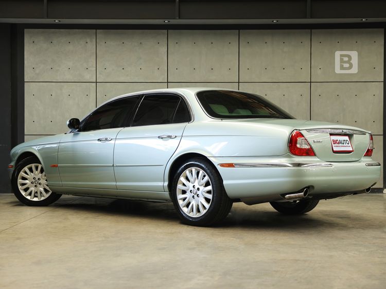 Jaguar XJ8 2004 3.5 Executive Sedan เบนซิน ไม่ติดแก๊ส เกียร์อัตโนมัติ เขียว รูปที่ 2