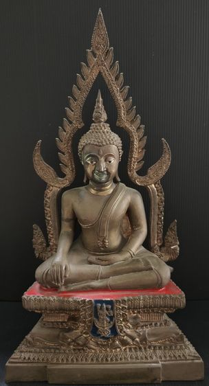 หลวงพ่อลือ วัดวังกลม พิจิตร ฐาน พระนารายณ์ทรงครุฑ 