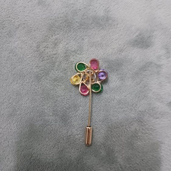 เข็มกลัดดอกไม้