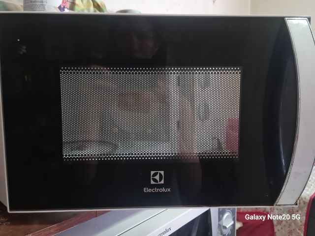 ไมโครเวฟ electrolux รุ่น EMM2023MW (มือสอง) รูปที่ 3