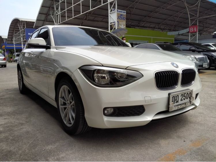 รถ BMW Series 1 116i สี ขาว