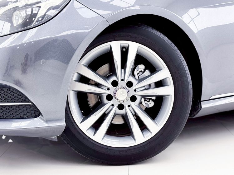 Mercedes-Benz E-Class 2013 E200 CGI Sedan เบนซิน ไม่ติดแก๊ส เกียร์อัตโนมัติ เทา รูปที่ 4