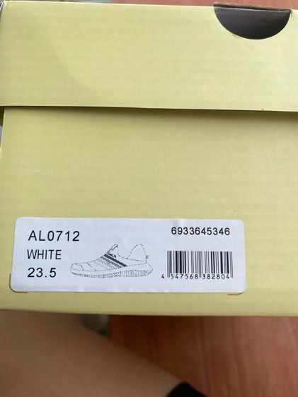 รองเท้าผ้าใบแบรนด์แท้ รูปที่ 6