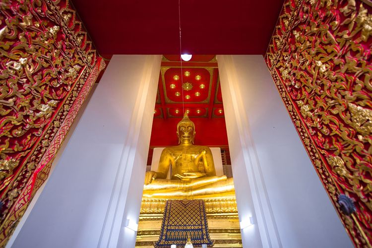 หลวงพ่อมงคลบพิตร วิหารมงคลบพิตร  ปิดทอง  ปี 2539 รูปที่ 2