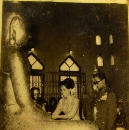 หลวงพ่อโสธร ภปร วัดโสธร รุ่น สมโภชพระอุโบสถ เฉลิมพระเกียรติ ปิดทอง  5 นิ้ว รูปที่ 2