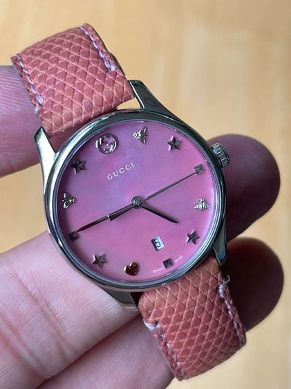 GUCCI G Timeless Mother of Pearl Pink Dial Womens Swiss Watch YA126586 รูปที่ 12