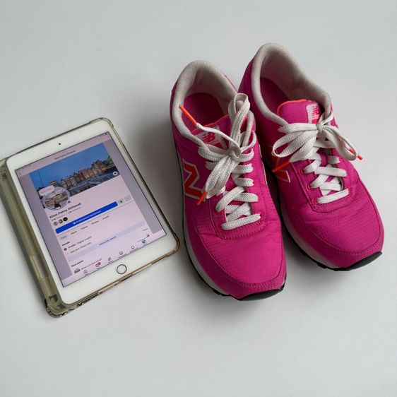 รองเท้าผ้าใบ