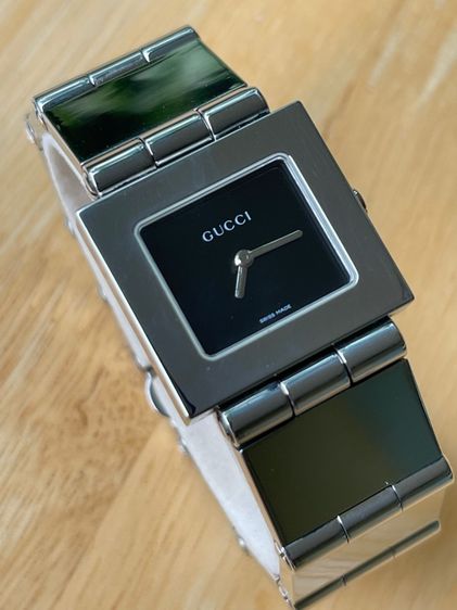 ดำ GUCCI Watches 600L Stainless Steel Black Dial Quartz Women 