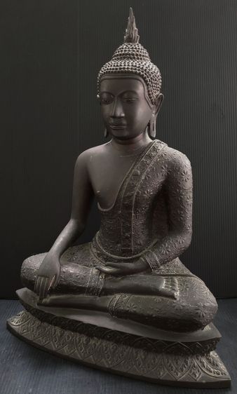 พระพุทธรูป ศิลปอู่ทอง จีวรลายดอก รูปที่ 3