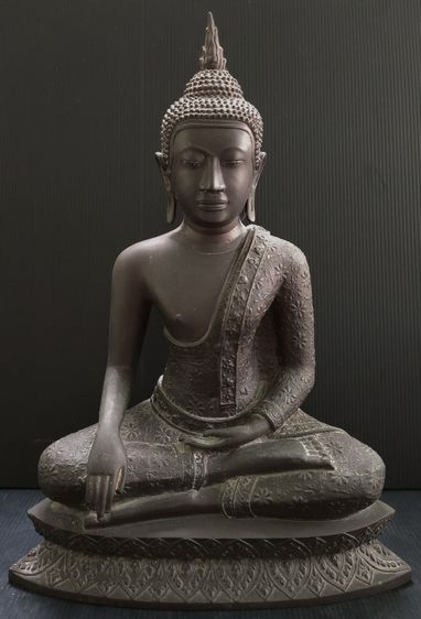 พระพุทธรูป ศิลปอู่ทอง จีวรลายดอก