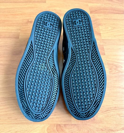 รองเท้าผ้าใบสลิปออน DC รูปที่ 3