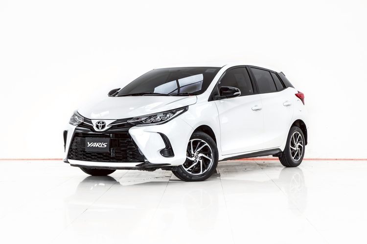 รถ Toyota Yaris 1.2 Sport สี ขาว