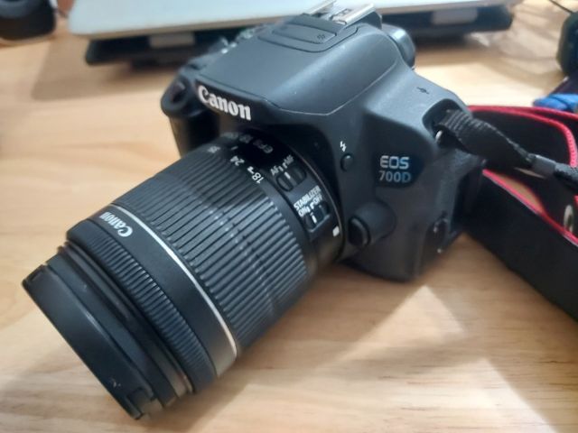 กล้อง DSLR ไม่กันน้ำ Canon eos 700d (เจ้าของขายเอง)