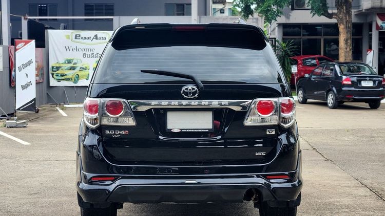Toyota Fortuner 2013 3.0 V Utility-car ดีเซล ไม่ติดแก๊ส เกียร์อัตโนมัติ ดำ รูปที่ 4