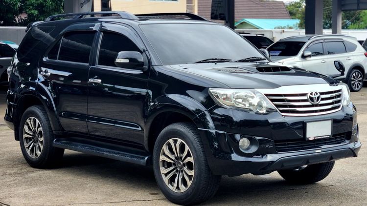 Toyota Fortuner 2013 3.0 V Utility-car ดีเซล ไม่ติดแก๊ส เกียร์อัตโนมัติ ดำ รูปที่ 3