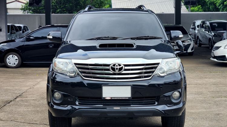 Toyota Fortuner 2013 3.0 V Utility-car ดีเซล ไม่ติดแก๊ส เกียร์อัตโนมัติ ดำ รูปที่ 2
