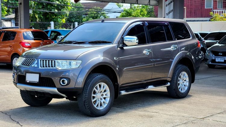 รถ Mitsubishi Pajero Sport 2.4 GLS สี น้ำตาล