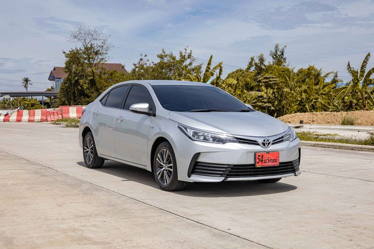 Toyota Altis 2018 1.8 E Sedan เบนซิน ไม่ติดแก๊ส เกียร์อัตโนมัติ เงิน