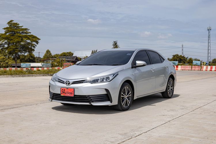 Toyota Altis 2018 1.8 E Sedan เบนซิน ไม่ติดแก๊ส เกียร์อัตโนมัติ เงิน รูปที่ 3