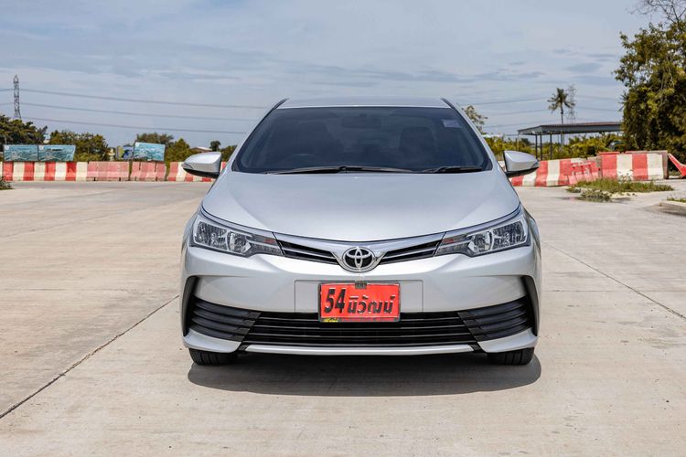 Toyota Altis 2018 1.8 E Sedan เบนซิน ไม่ติดแก๊ส เกียร์อัตโนมัติ เงิน รูปที่ 2