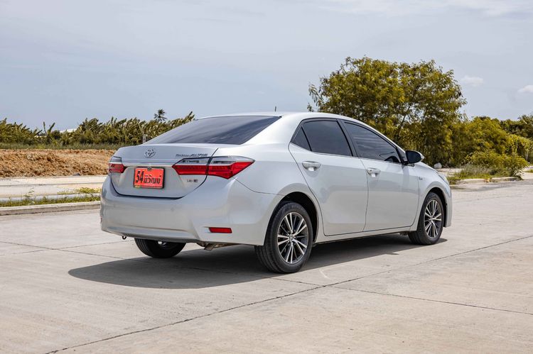 Toyota Altis 2018 1.8 E Sedan เบนซิน ไม่ติดแก๊ส เกียร์อัตโนมัติ เงิน รูปที่ 4