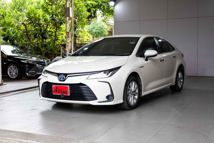Toyota Altis 2020 1.8 Hybrid Mid Sedan ไฮบริด ไม่ติดแก๊ส เกียร์อัตโนมัติ ขาว รูปที่ 3