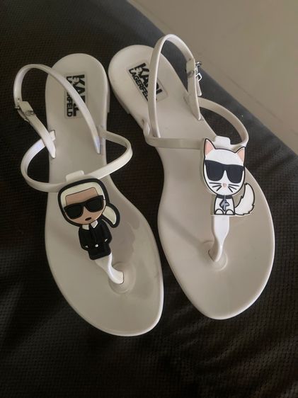 รองเท้า karl