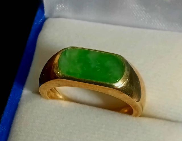 เขียว แหวนหยกพม่าแท้เจได A JADE ธรรมชาติ ตัวเรือนเงิน92.5 ชุบทอง มีใบรับรอง JADE FOR YOU