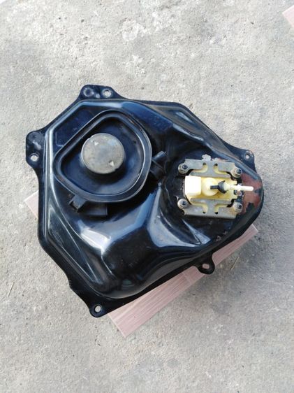 สเป​ซี่​ไอ.ถัง​น้ำมัน​และ​ปั้ม​ติ๊ก​ใน​ถัง​ รูปที่ 2