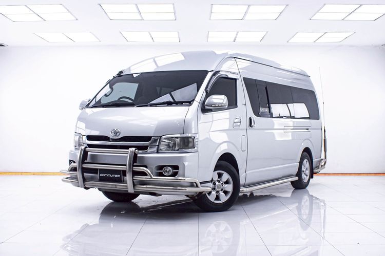 รถ Toyota Commuter 2.5 สี เทา