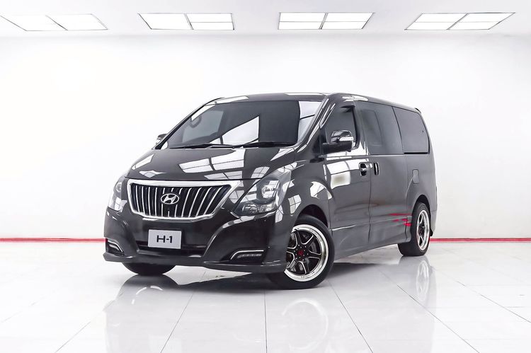 รถ Hyundai H-1  2.5 Deluxe สี ดำ