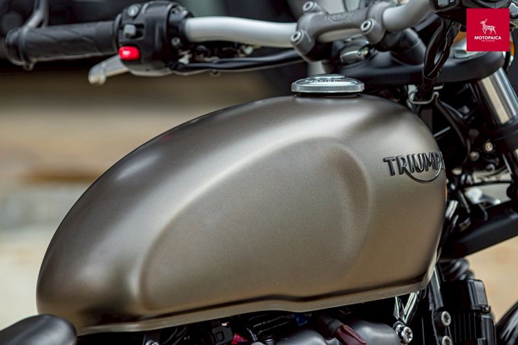 Triumph Bonneville Bobber1200 ปี2018 สีเทาด้าน วิ่ง18,000km. รูปที่ 12