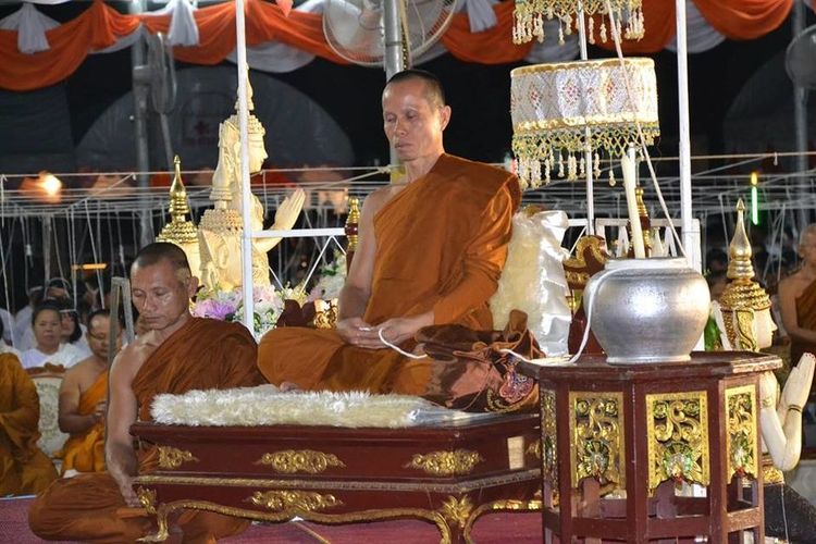 พระพุทธวชิรญาณวิสุทธิ์ ม.มหามกุฏราชวิทยาลัย ร้อยเอ็ด  9 นิ้ว รูปที่ 12