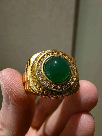 อื่นๆ แหวนเก่าเก็บ สวยหายากรุ่นเก่า หัวคล้ายหยกสีเขียว ล้อมเพชร ขายตามสภาพ ของเก่าเก็บ เบอร์ 9-10 พร้อมส่งครับ 