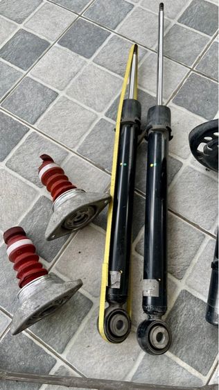 โช๊คอัพเดิม ถอดจาก Honda civic FC 2019 เดิม รูปที่ 2