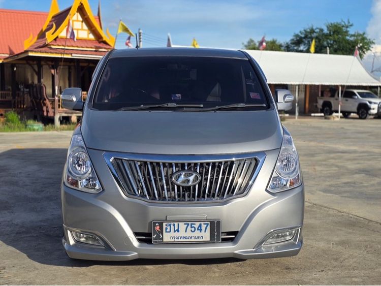 Hyundai H-1  2011 2.5 Deluxe Van ดีเซล เกียร์อัตโนมัติ เทา รูปที่ 2
