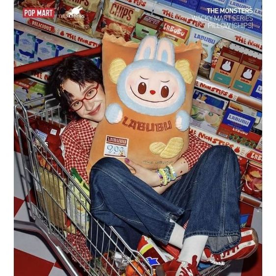 พร้องส่งจากไทย🇹🇭สินค้าShopแท้✨️Pop Mart Labubu The Monsters Wacky Mart Series Chips Pillow ขนาด 56x35cm