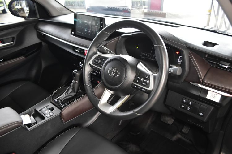 Toyota Yaris ATIV 2023 1.2 Premium Sedan เบนซิน ไม่ติดแก๊ส เกียร์อัตโนมัติ เทา รูปที่ 3