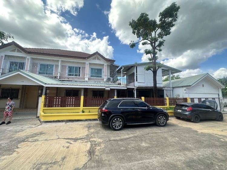 มีบางส่วน ขายบ้านเดี่ยว 2 ชั้น หมู่บ้านสินทวี กรีนวิลล์ 2 พร้อมเข้าอยู่ ทำเลดี เดินทางสะดวก ใกล้รร.วัดคลองสวน (พรหมอุทิศวิทยาคาร) รูปที่ 3