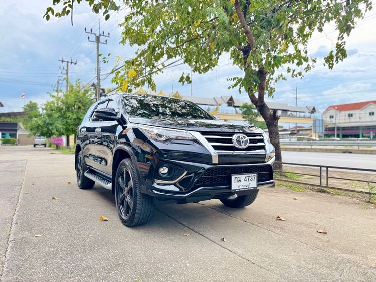 Toyota Fortuner 2018 2.8 TRD Sportivo 4WD Utility-car ดีเซล ไม่ติดแก๊ส เกียร์อัตโนมัติ ดำ รูปที่ 2