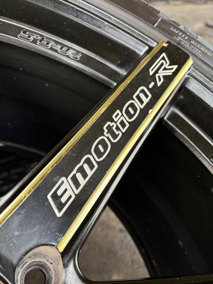 ล้อแม็กขอบ20 EMOTION-R 6รู139 กว้าง9.5 ออฟ20 มีรอยตามการใช้งาน พร้อมยางGOODYEAR265-50-20 ปี22 ปีแท้   รูปที่ 6