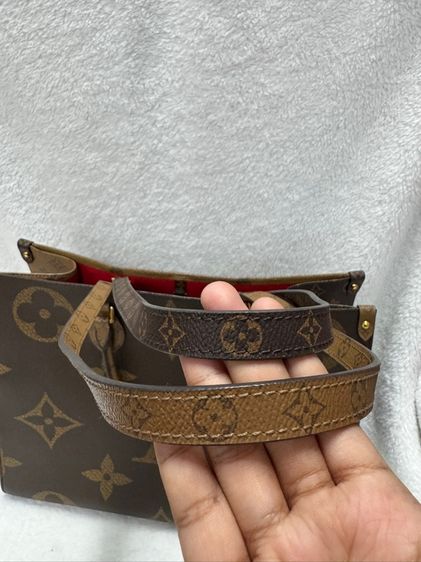 LV OnTheGo GM  รูปที่ 12