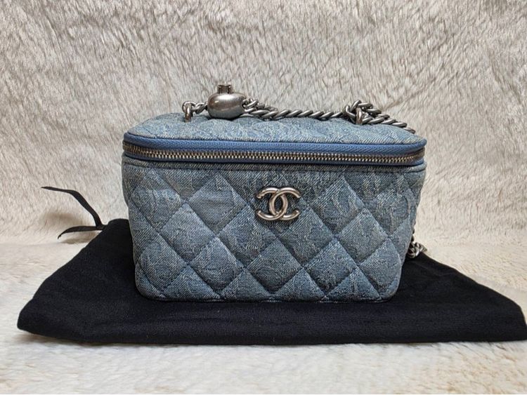 หญิง อื่นๆ ผ้า  CHANEL Matelasse Vanity Shoulder Bag holo30