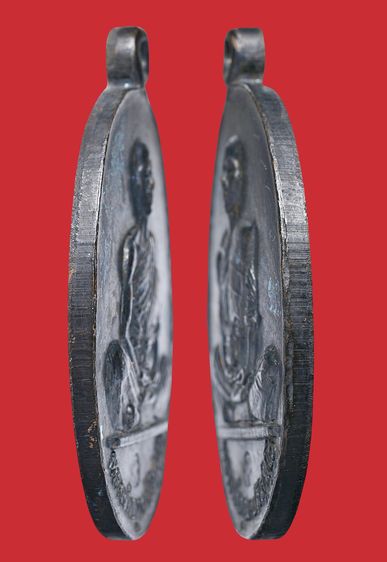 ให้เช่าบูชา เหรียญรุ่นสร้างบารมี ปี 19 หลวงพ่อคูณ วัดบ้านไร่  รมดำเต็ม รูปที่ 5