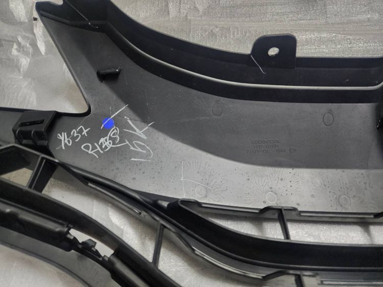 กระจังหน้า HONDA JAZZ ปี 2014-2017 คิ้วดำ เดิม (71121-T5L-T00) รูปที่ 3